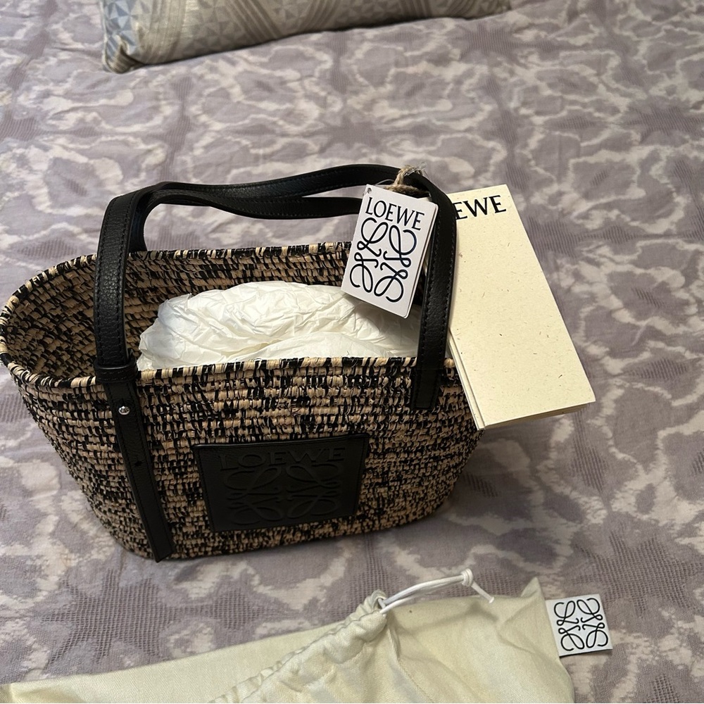 Authentic Loewe Black and Cream Woven raffia/leather small basket bag NWT! - Picture 11 of 12